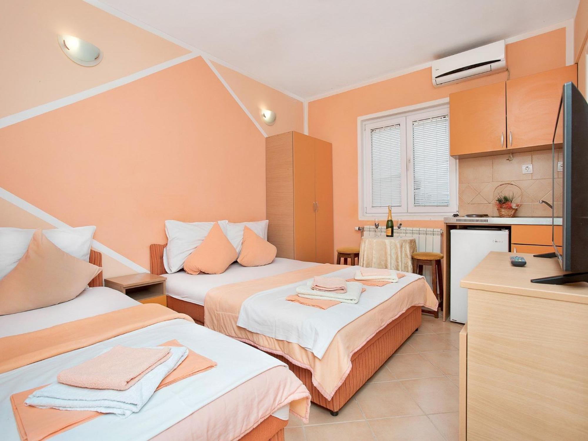 Apartments Mik5 - Famous Beach Jaz بودفا الغرفة الصورة