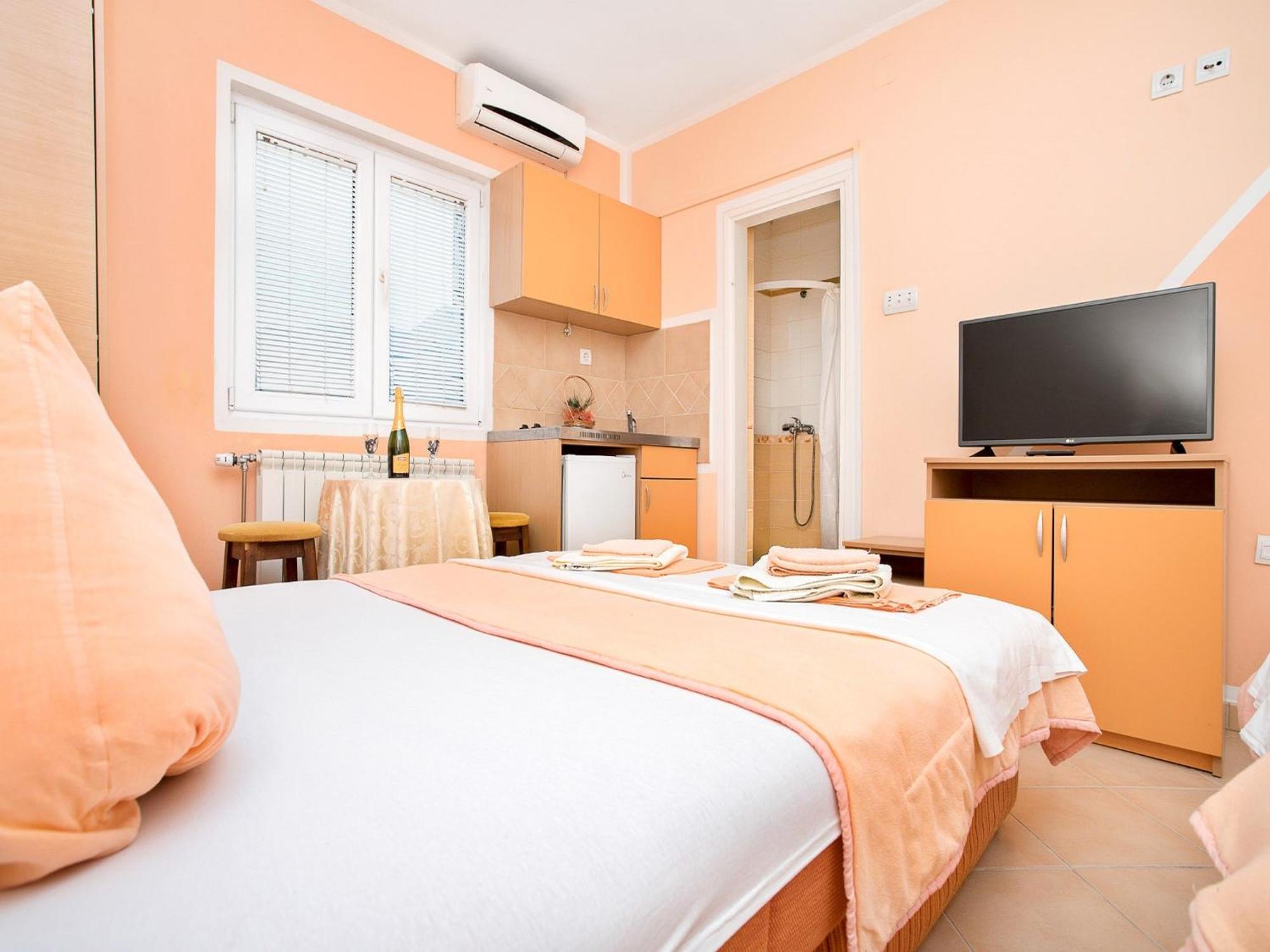 Apartments Mik5 - Famous Beach Jaz بودفا الغرفة الصورة