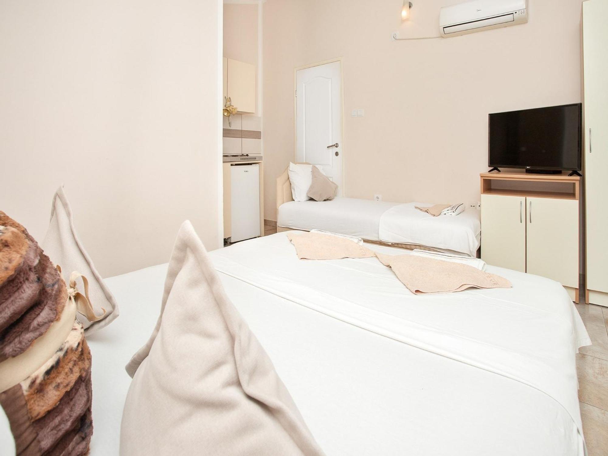 Apartments Mik5 - Famous Beach Jaz بودفا المظهر الخارجي الصورة